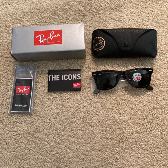 Ray Ban Wayfarer sunglasses main image 5